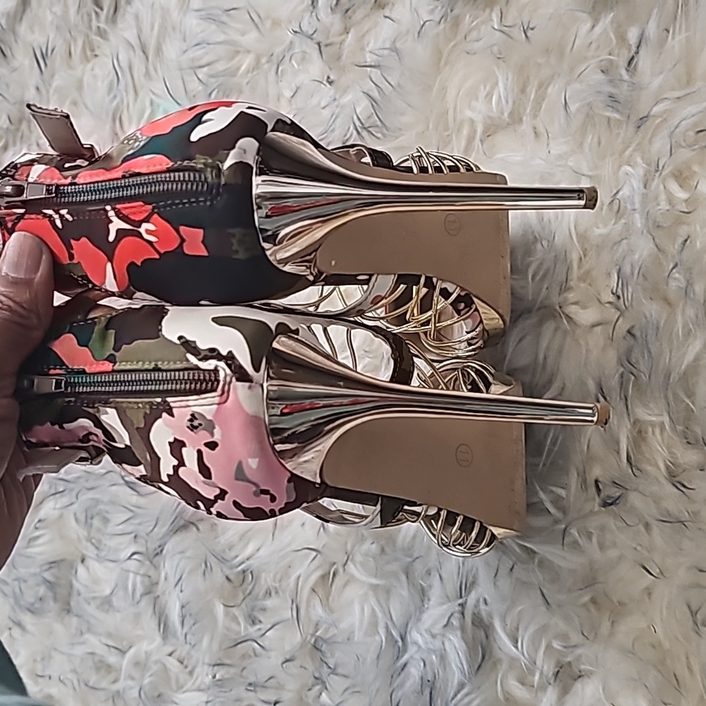 Multi colored 👠 - Picture 3 of 3
